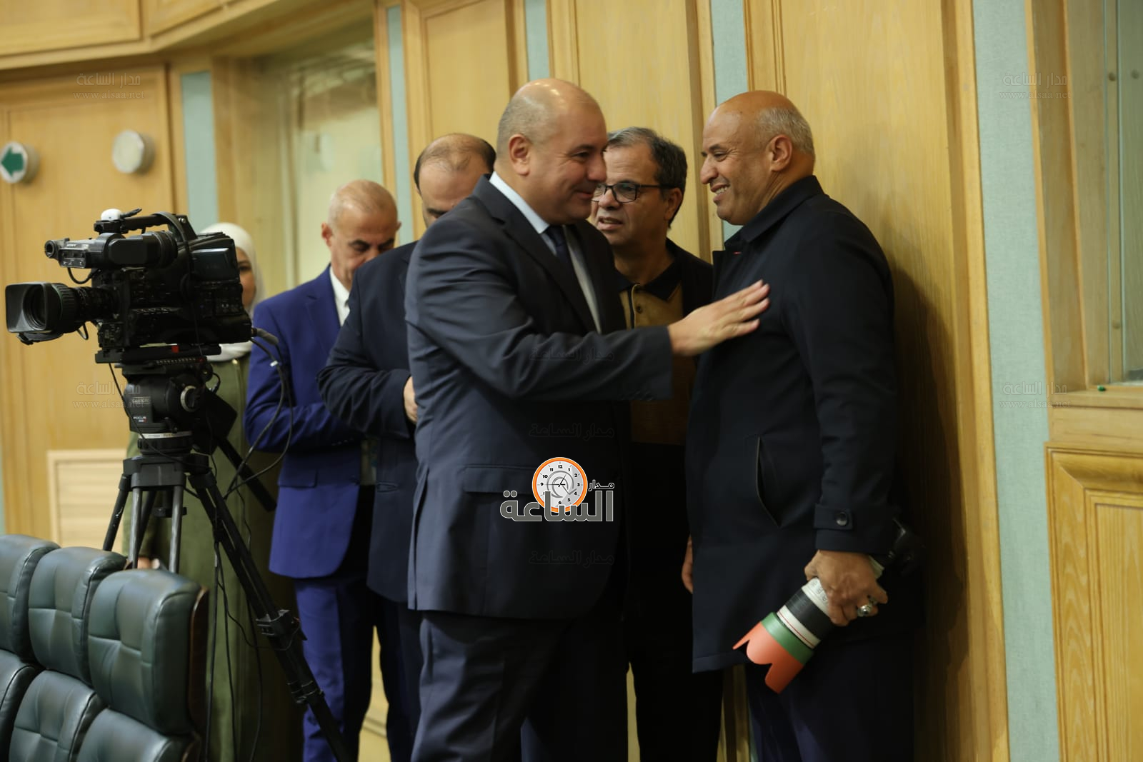 Madar Al-Saa Images 0.8416653155900483