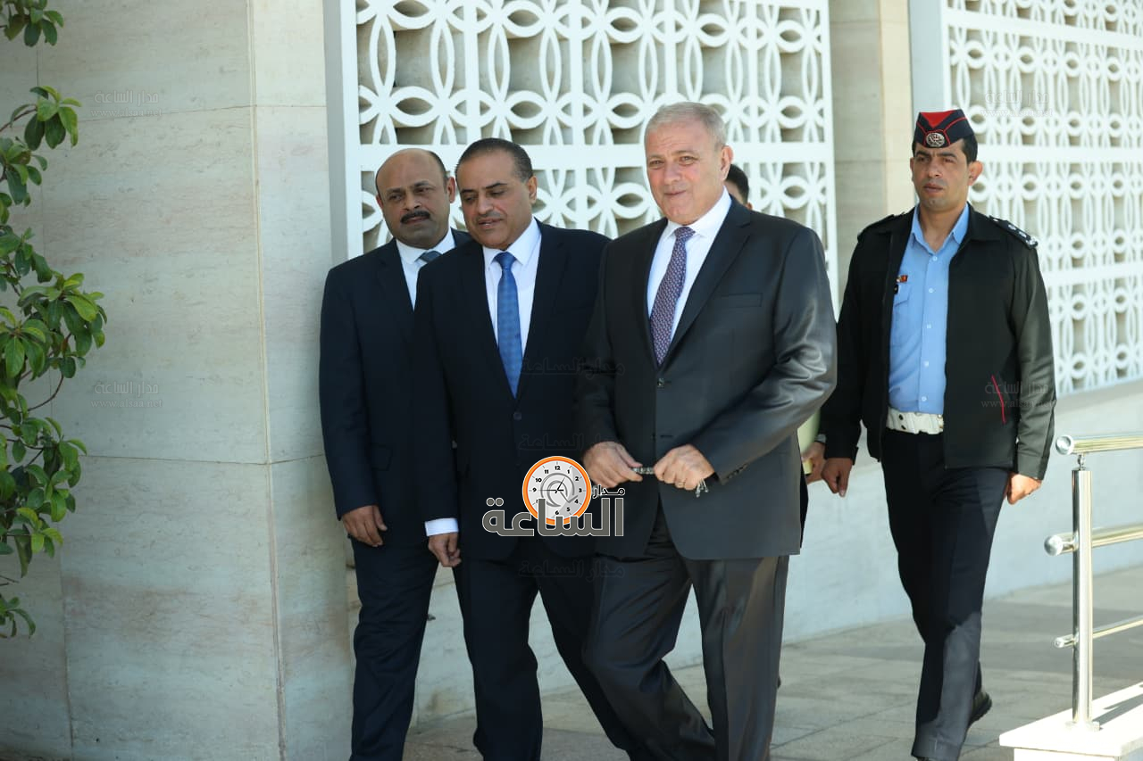 Madar Al-Saa Images 0.4416430441078485