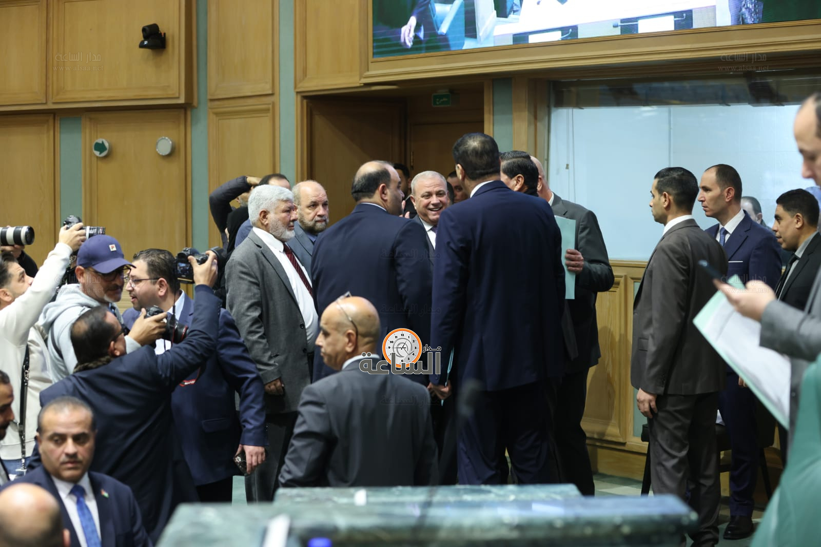 Madar Al-Saa Images 0.5183341306884334