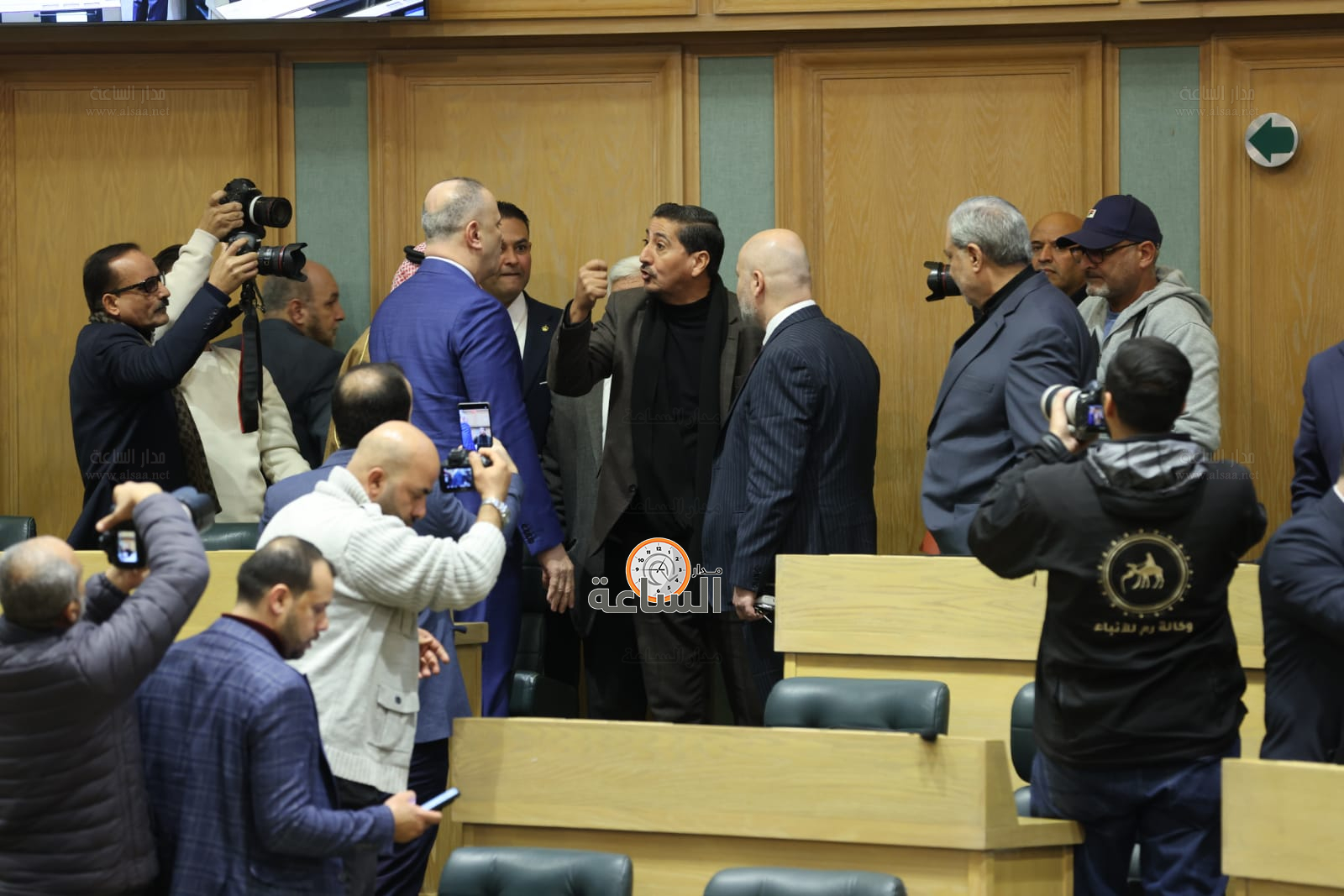 Madar Al-Saa Images 0.012670570265168934