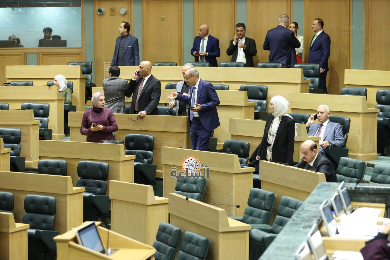 Madar Al-Saa Images 0.35772108095972177