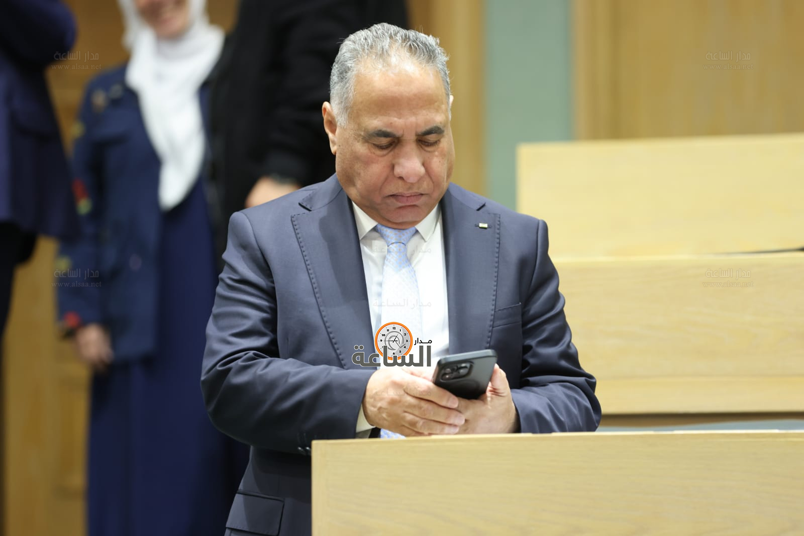 Madar Al-Saa Images 0.4391195624199693