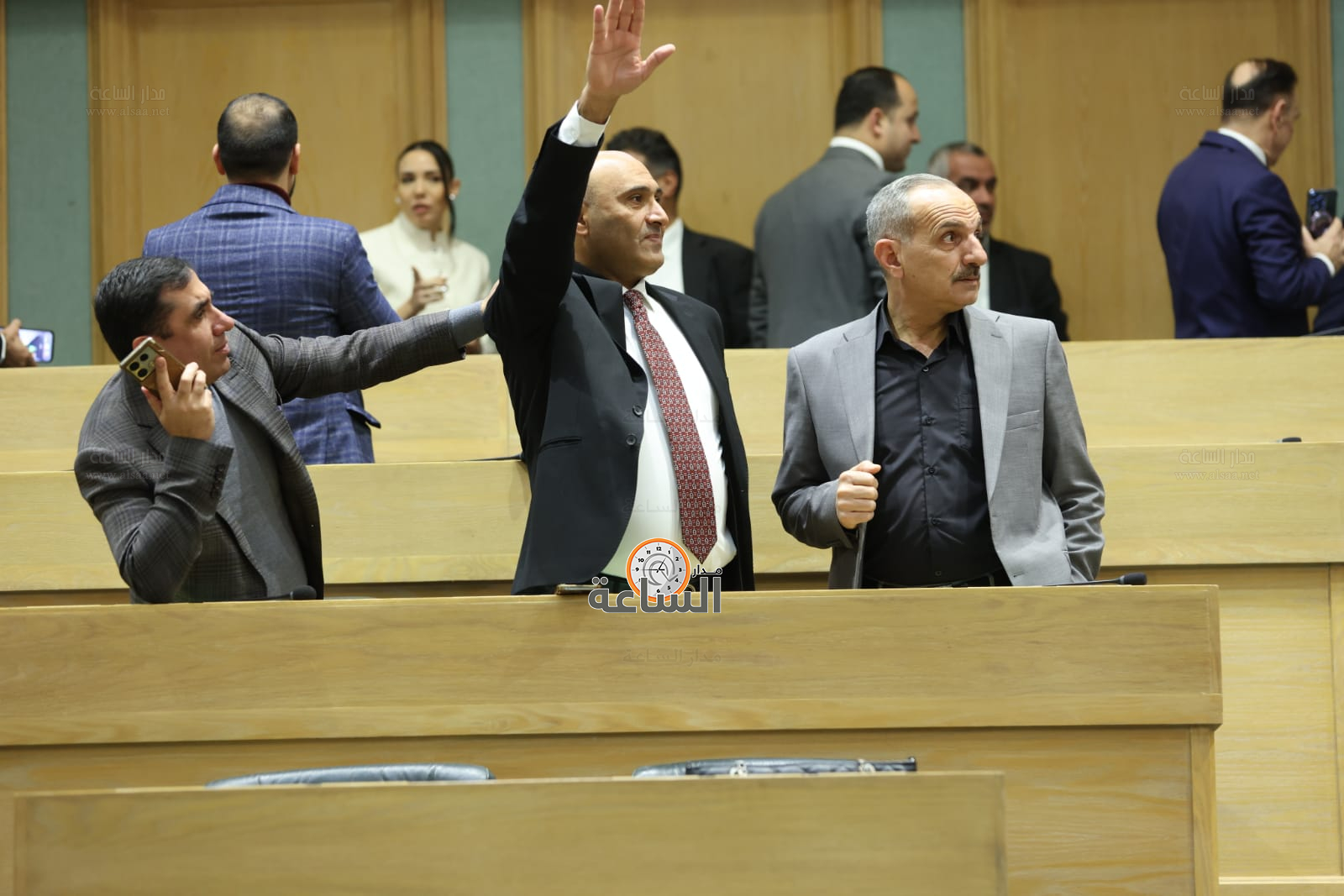 Madar Al-Saa Images 0.7894971451167819