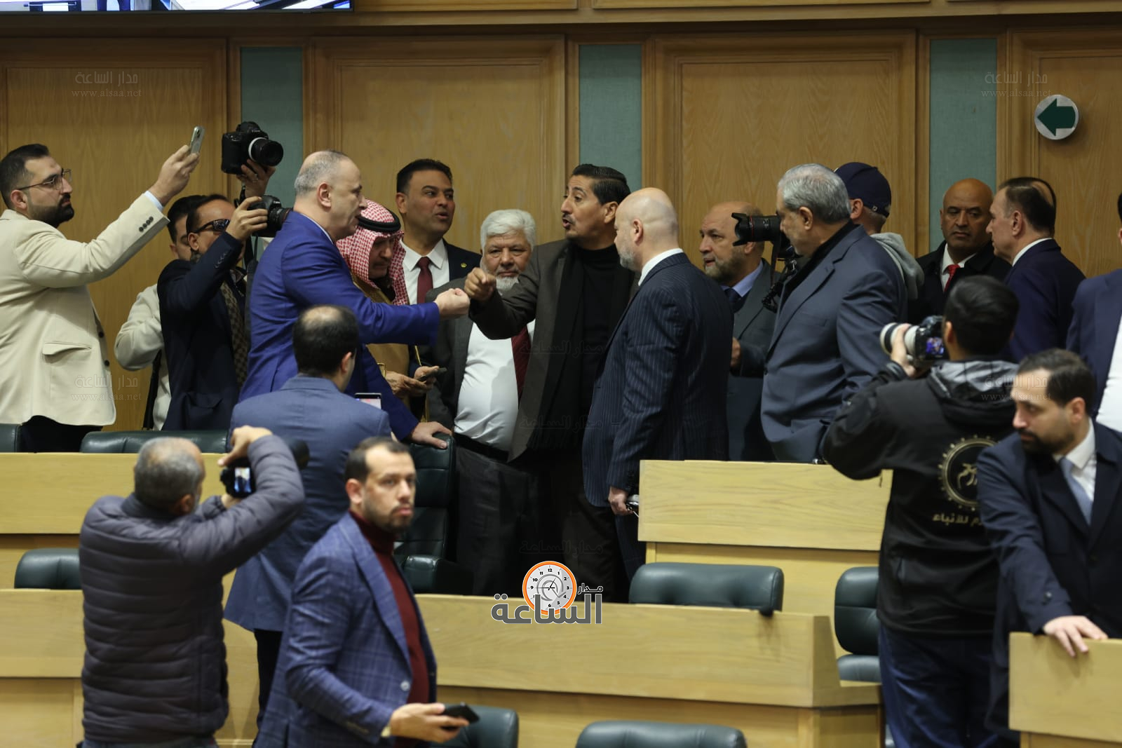 Madar Al-Saa Images 0.4560076524366812