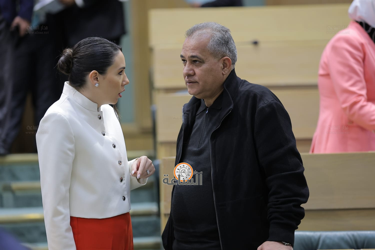 Madar Al-Saa Images 0.4502306735859427