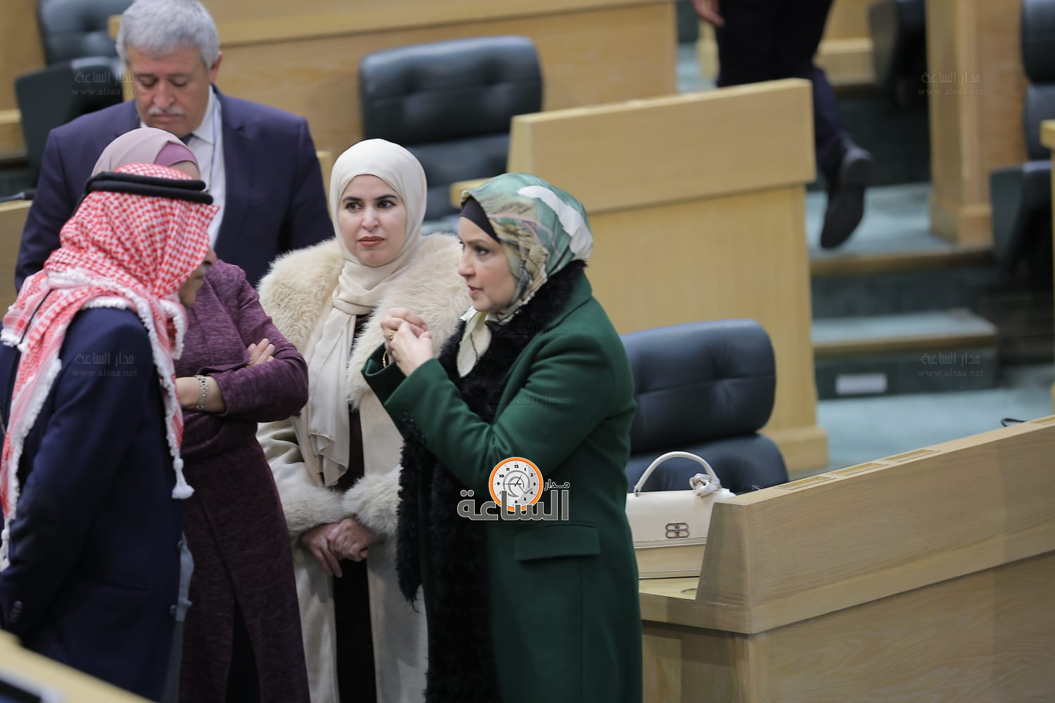 Madar Al-Saa Images 0.9571644965575662