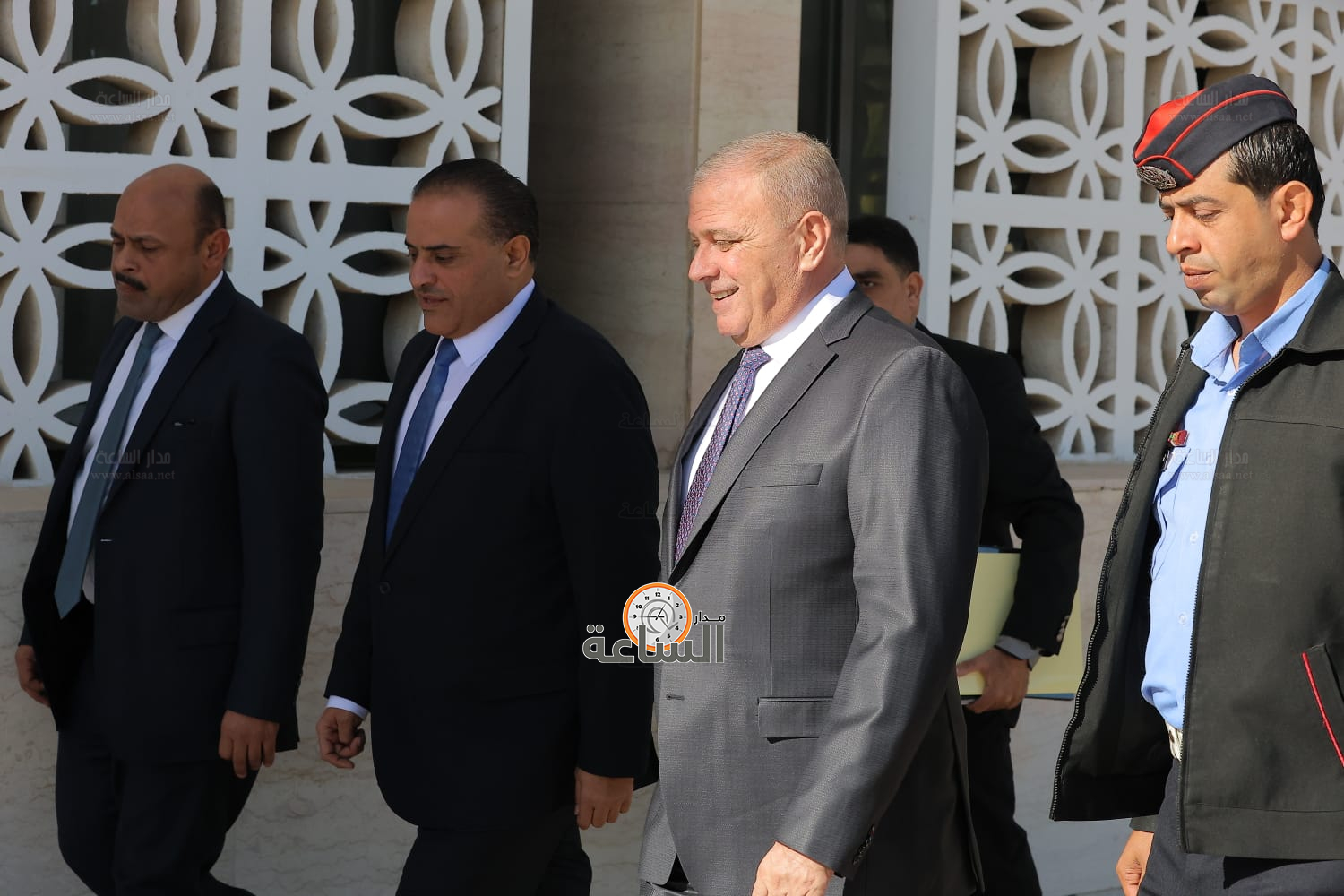 Madar Al-Saa Images 0.6479127987847201