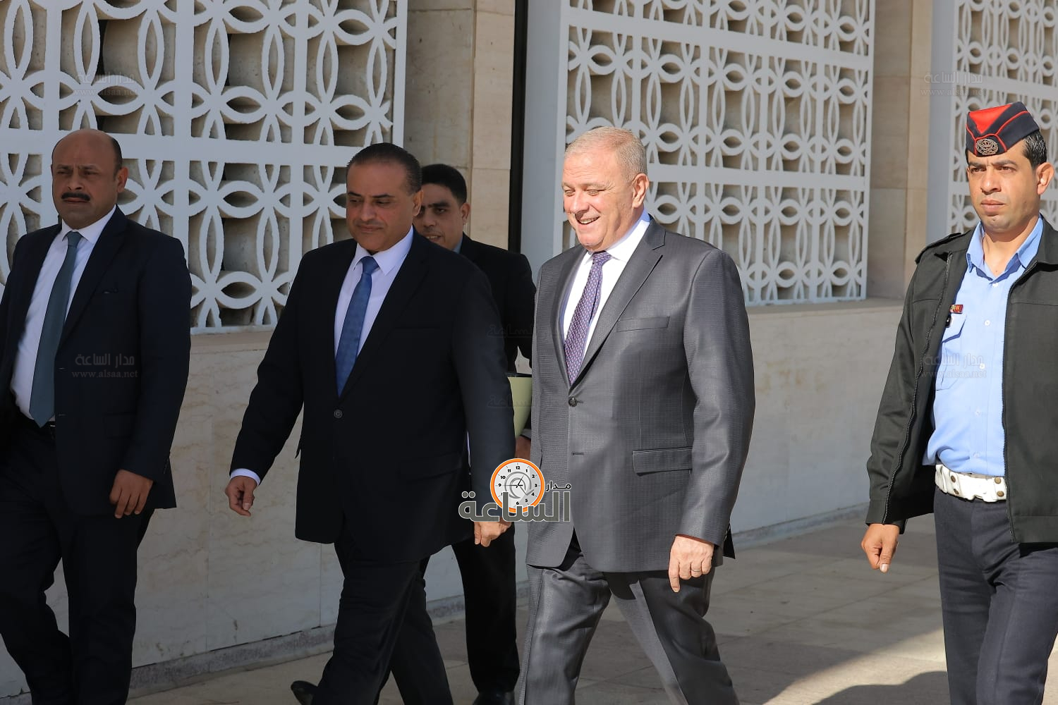 Madar Al-Saa Images 0.19363736657743535