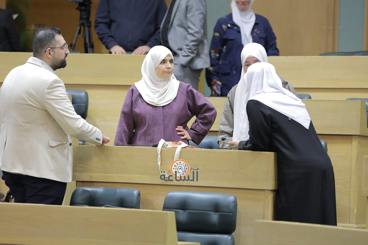 Madar Al-Saa Images 0.3727355672089466