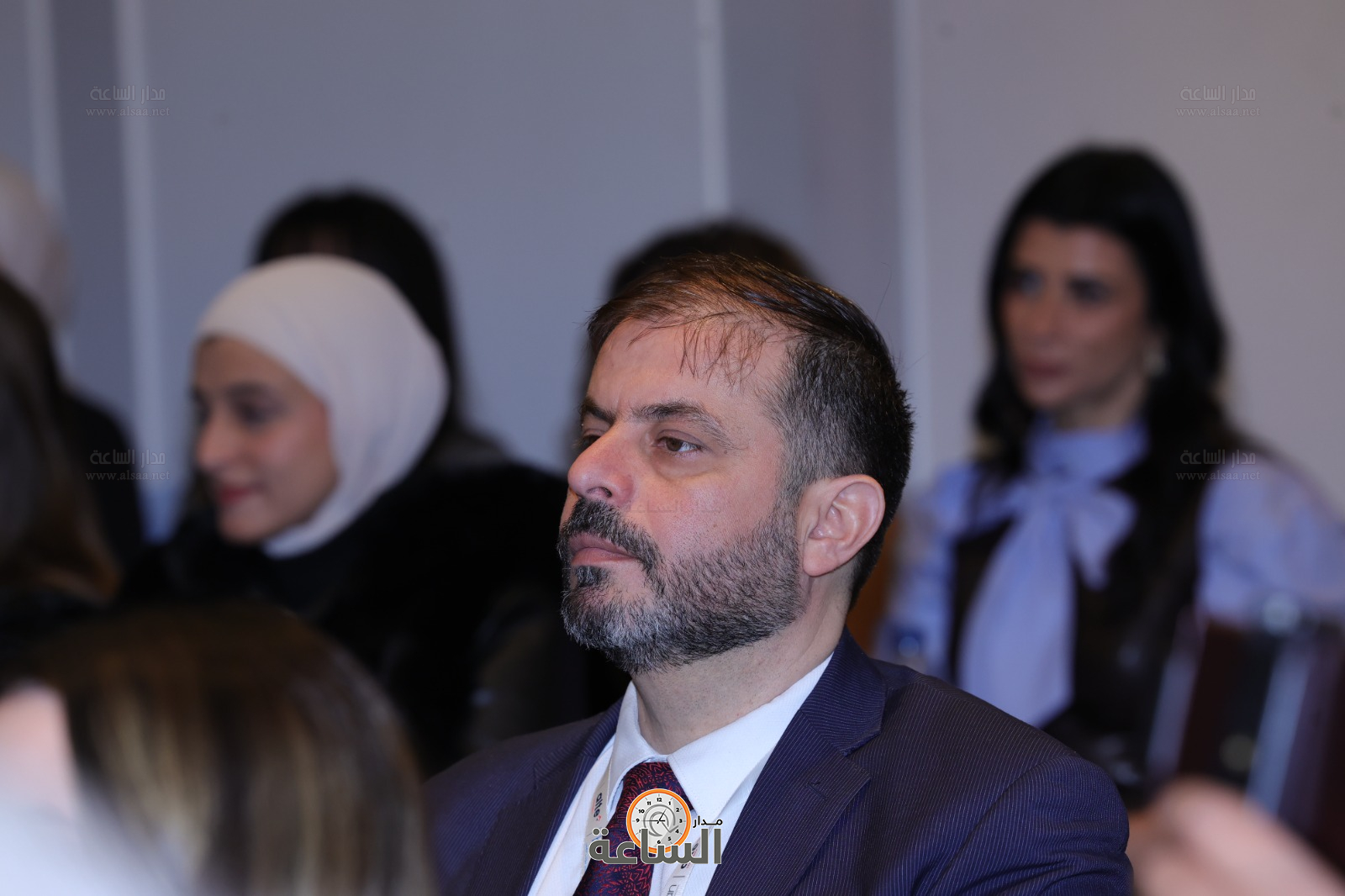 Madar Al-Saa Images 0.4044489862789721