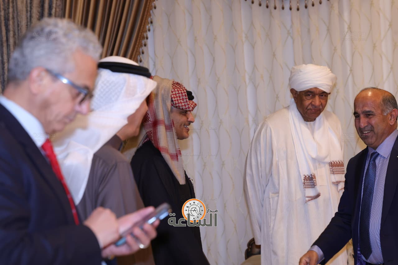 Madar Al-Saa Images 0.46053448343820047