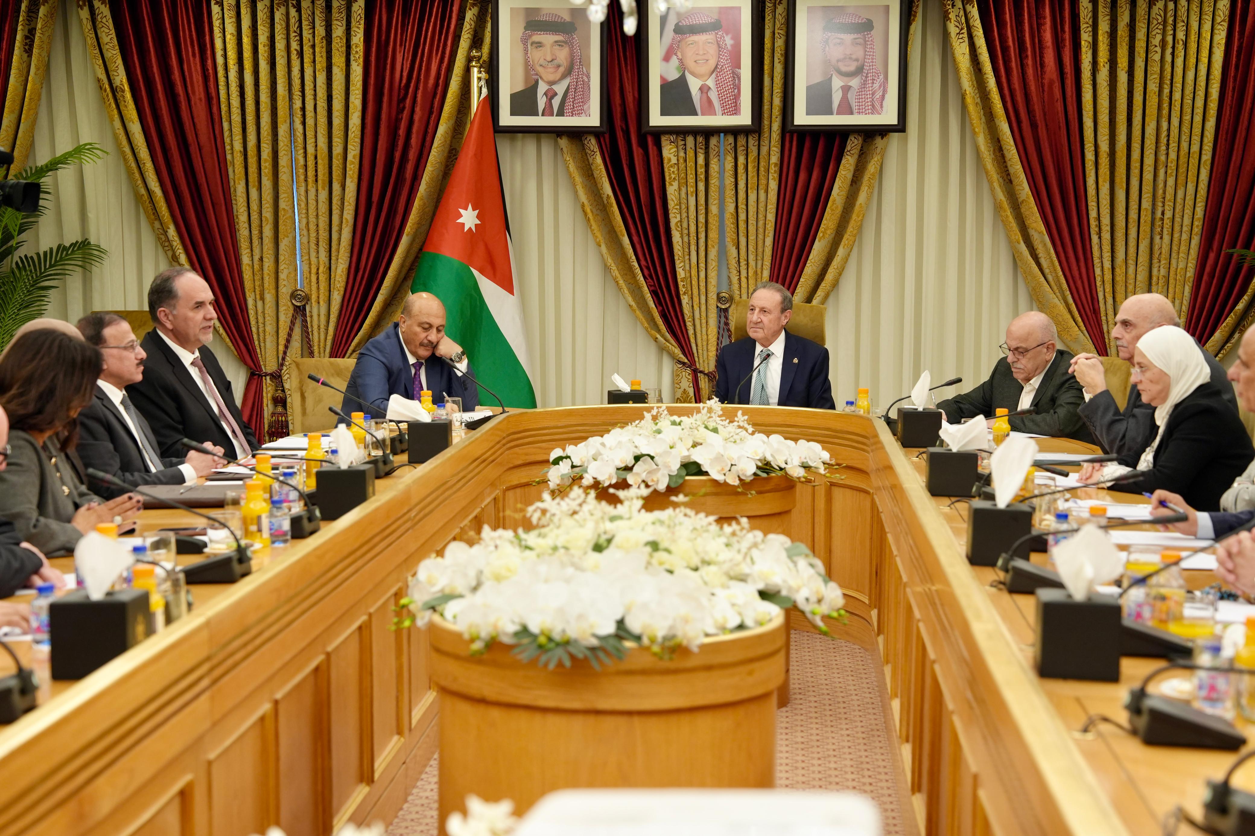 Madar Al-Saa Images 0.5646143303788577