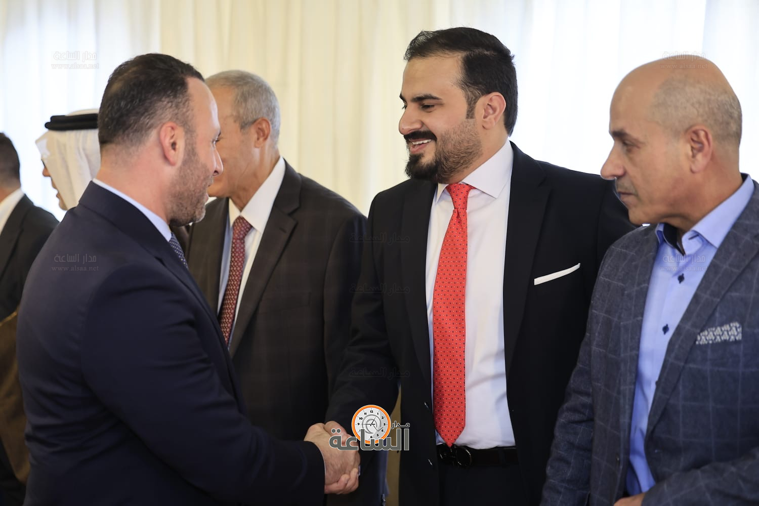 Madar Al-Saa Images 0.5768504178517107