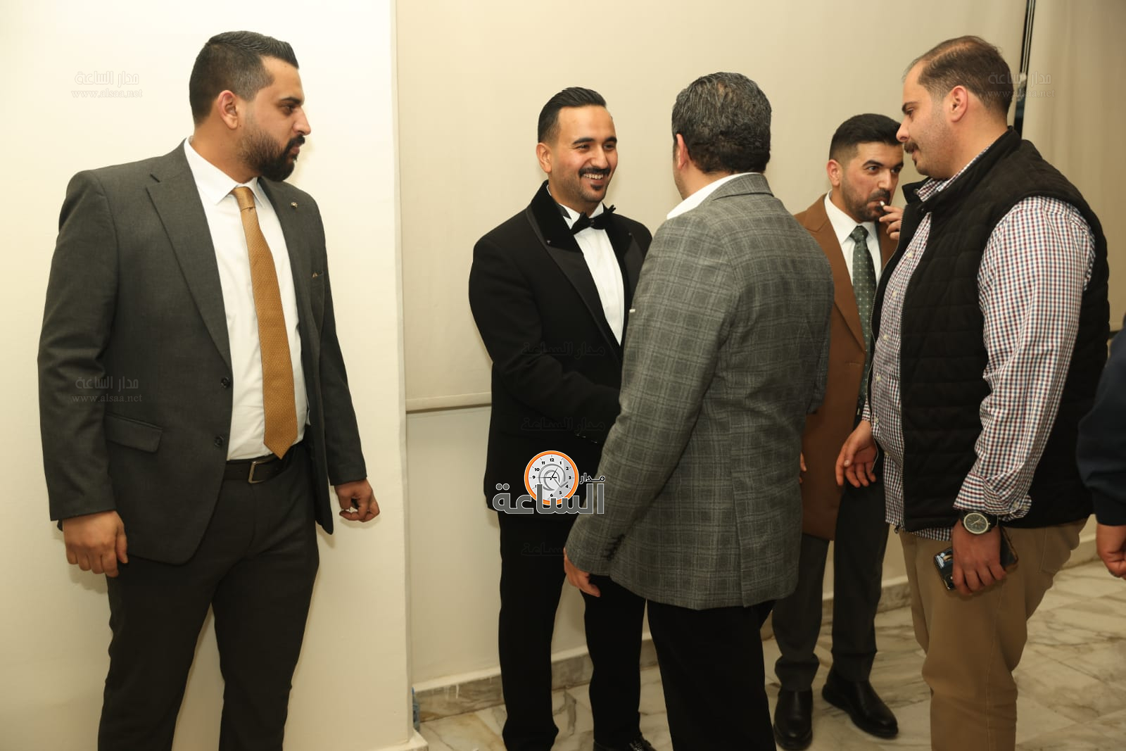 Madar Al-Saa Images 0.8827603441887361