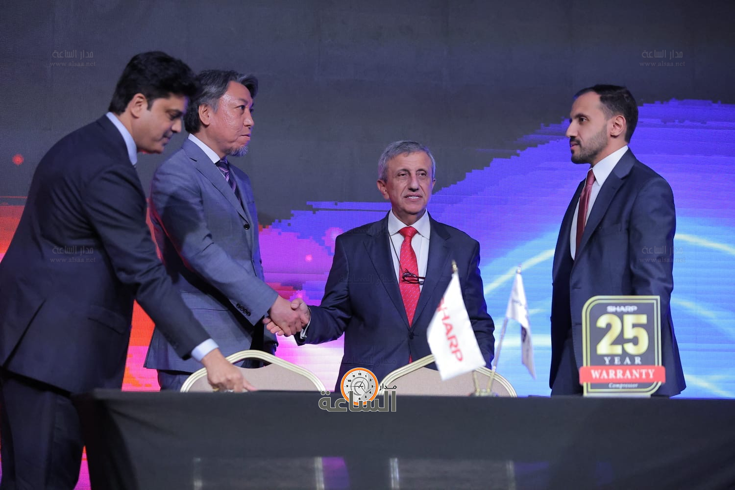 Madar Al-Saa Images 0.47355426554241686