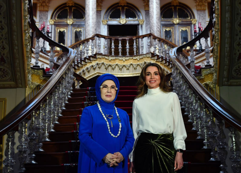 Madar Al-Saa Images 0.7173703982227047