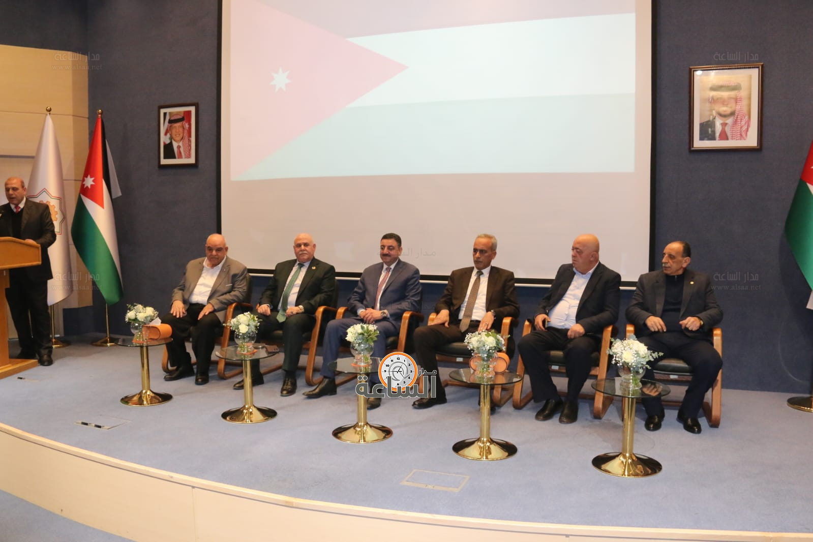 Madar Al-Saa Images 0.8519175939918935