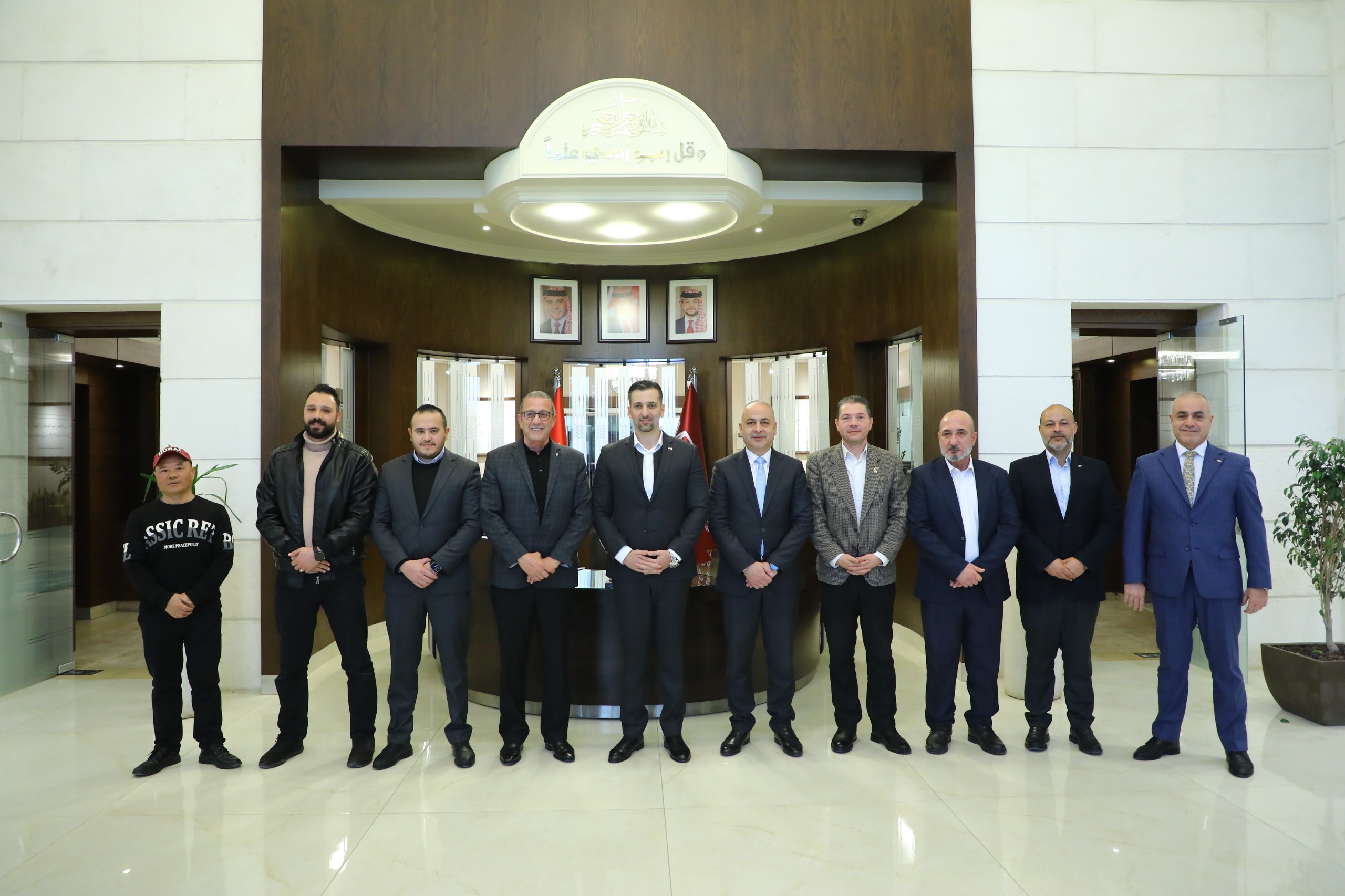 Madar Al-Saa Images 0.7984794273220862