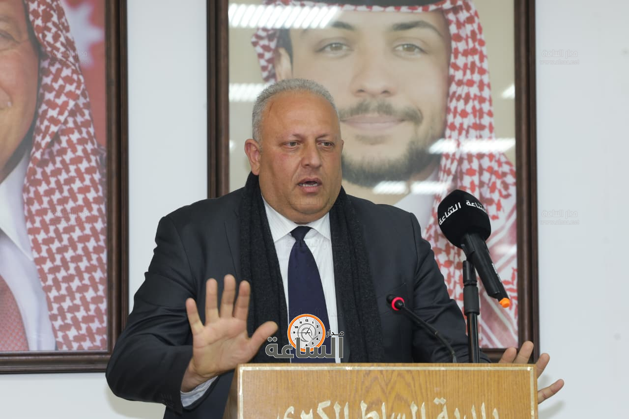 Madar Al-Saa Images 0.696892348577301