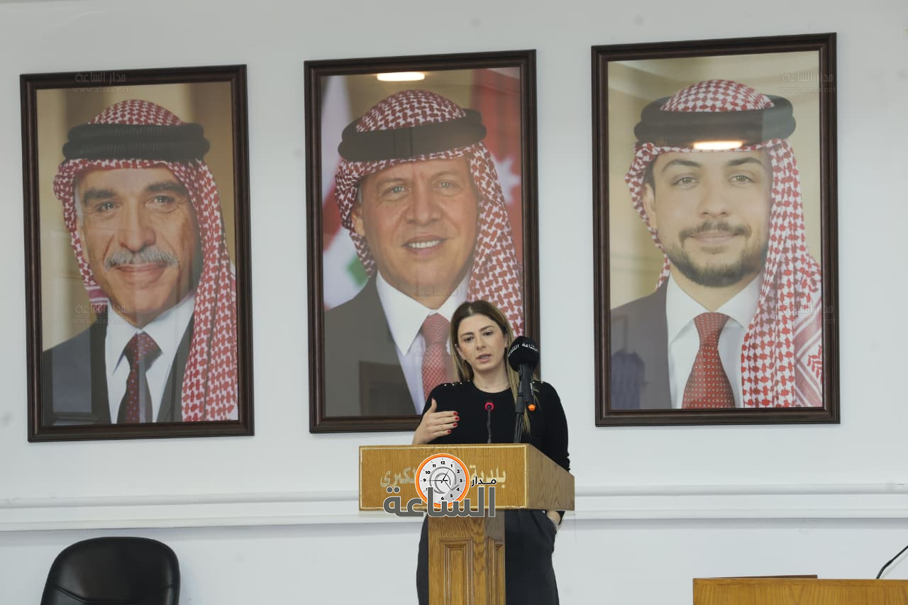 Madar Al-Saa Images 0.3833000210084969