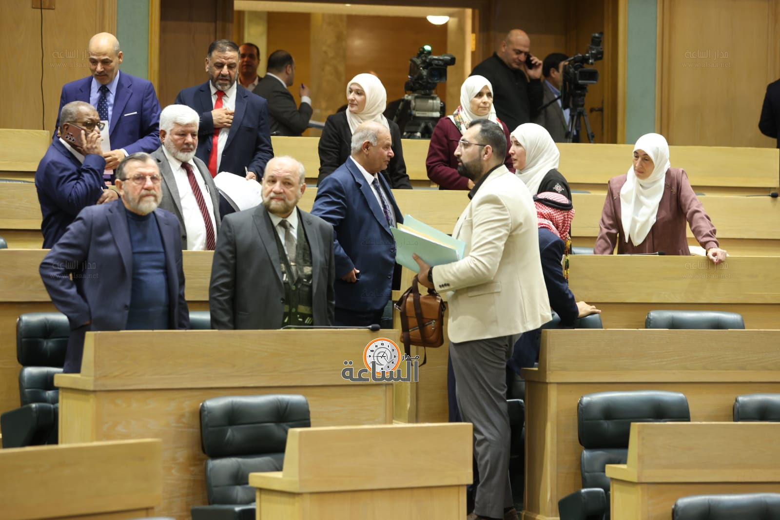 Madar Al-Saa Images 0.601355342560331