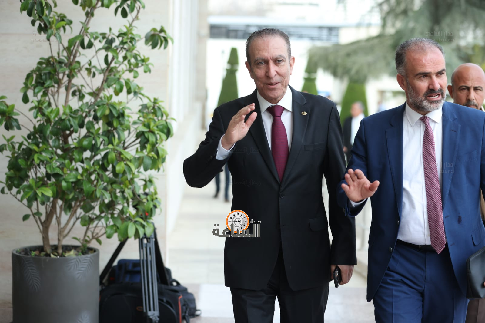 Madar Al-Saa Images 0.429821518405607