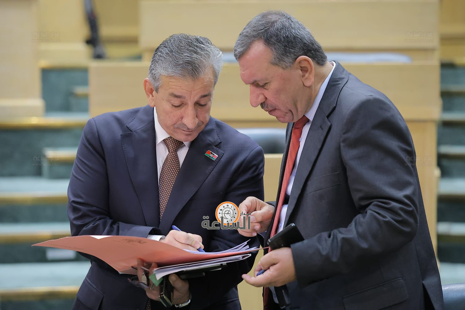 Madar Al-Saa Images 0.5131654939861421