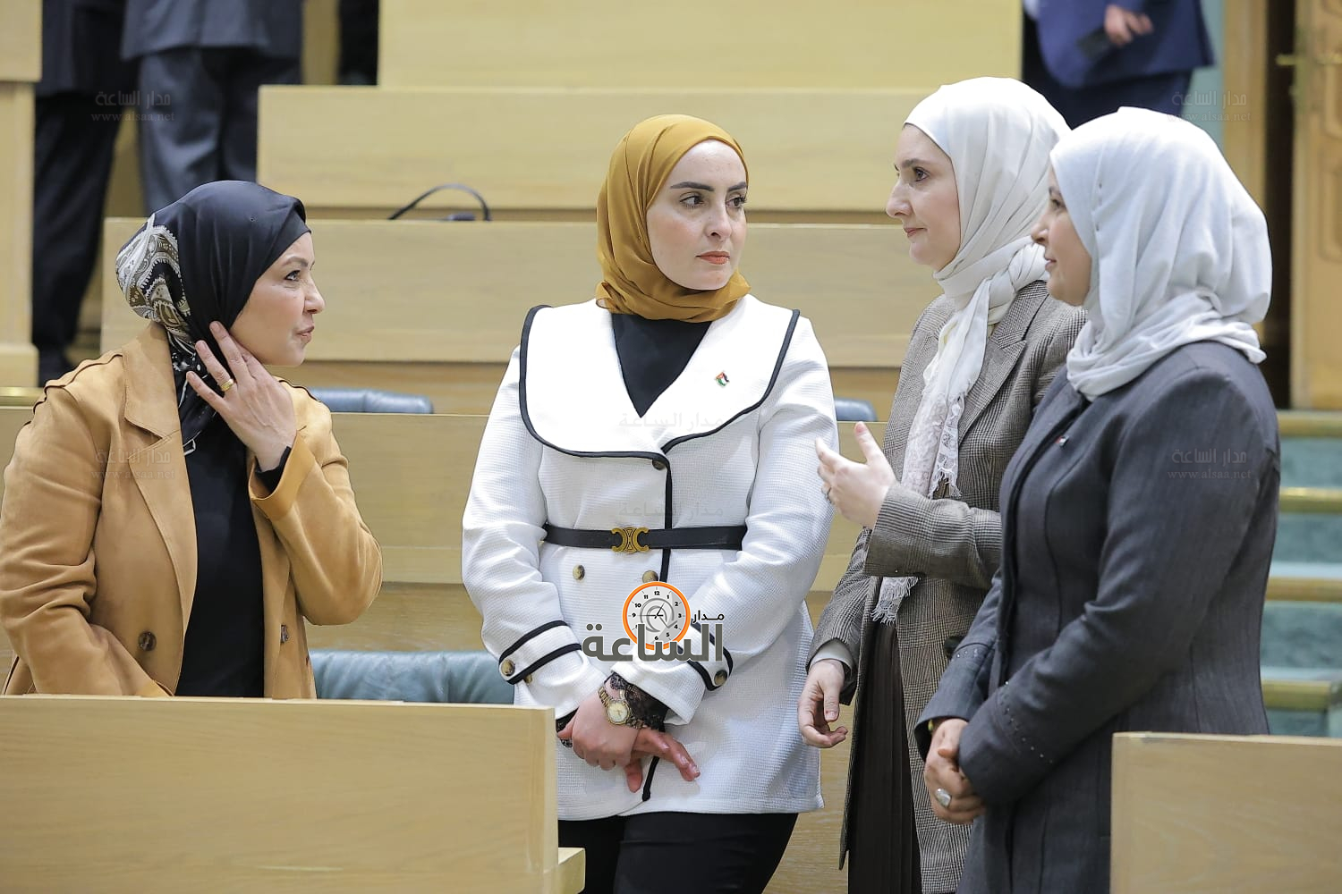 Madar Al-Saa Images 0.08955705386603408