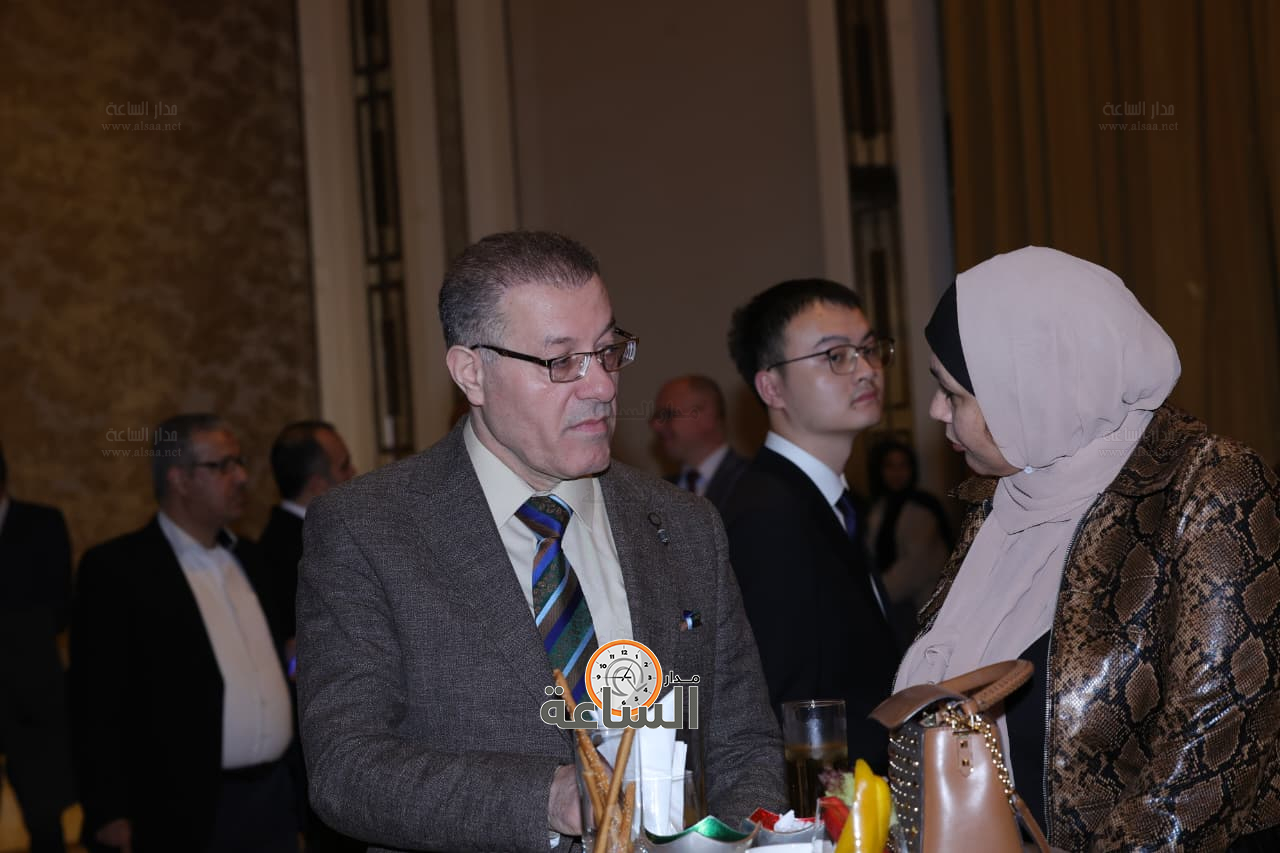 Madar Al-Saa Images 0.7723015608520933