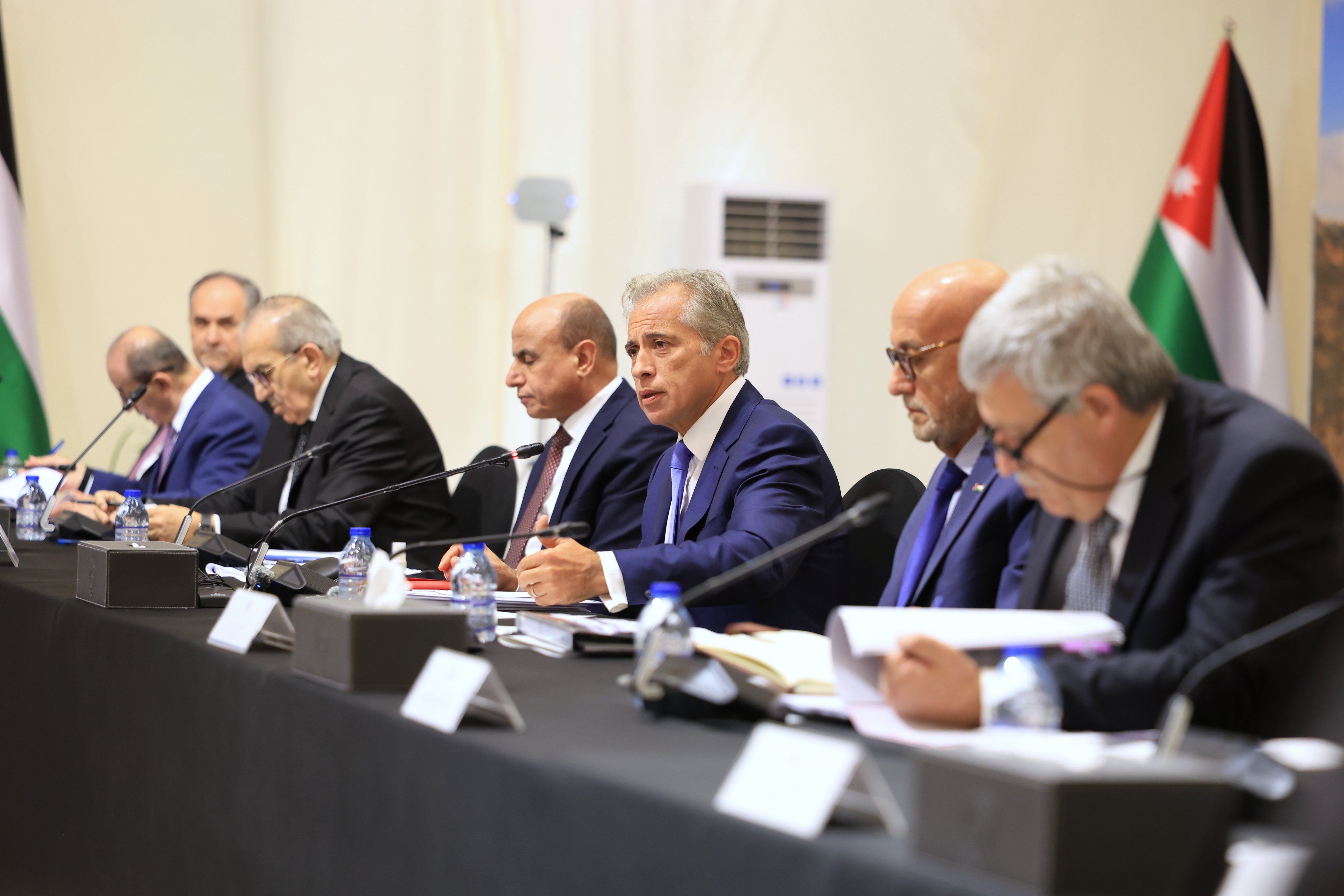 Madar Al-Saa Images 0.44727763180635915