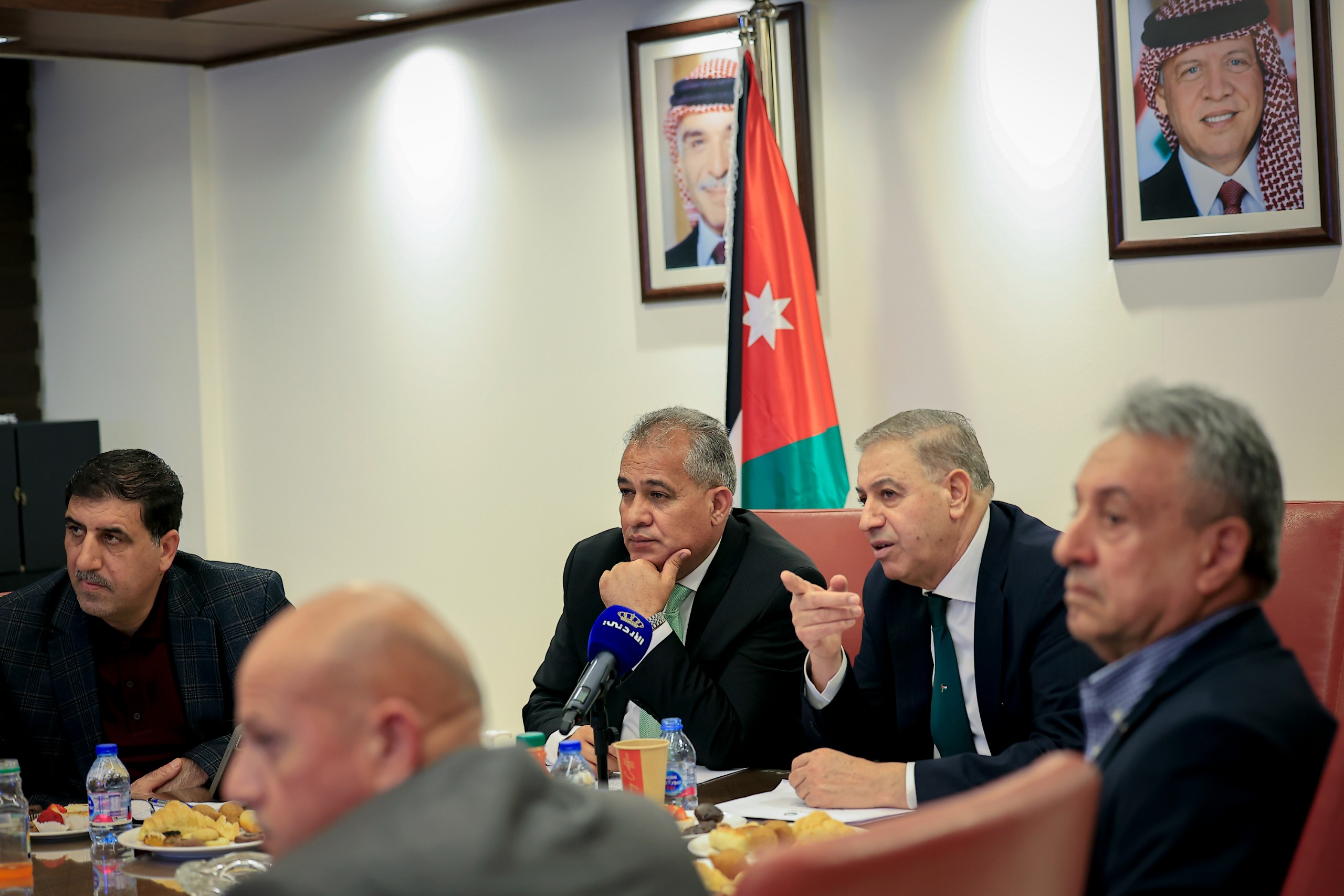 Madar Al-Saa Images 0.3142869213940931