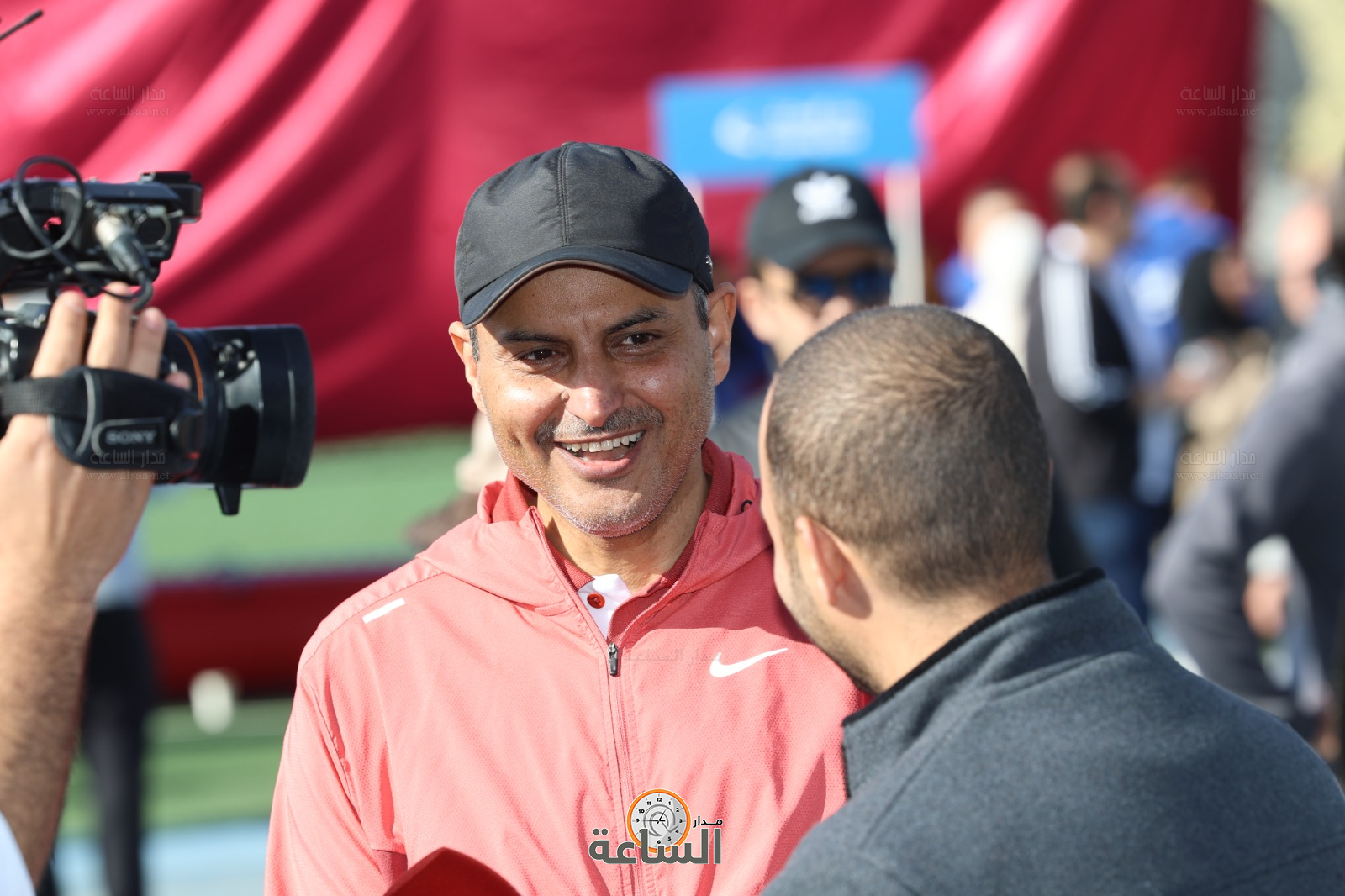 Madar Al-Saa Images 0.4301108619106071