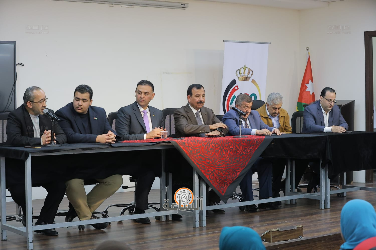 Madar Al-Saa Images 0.9615903029683643