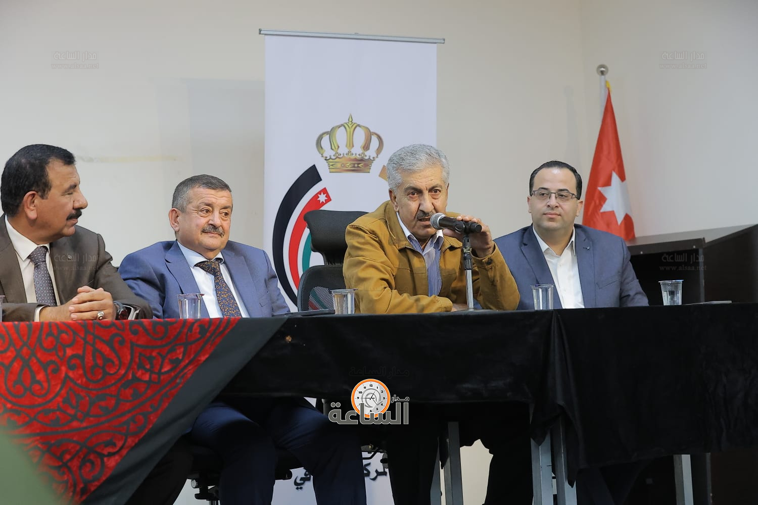 Madar Al-Saa Images 0.4511501986990276