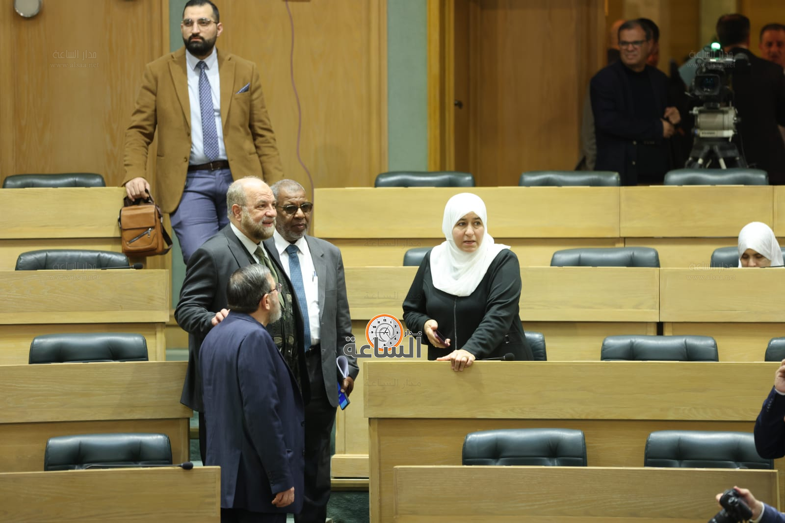 Madar Al-Saa Images 0.4488595716260072