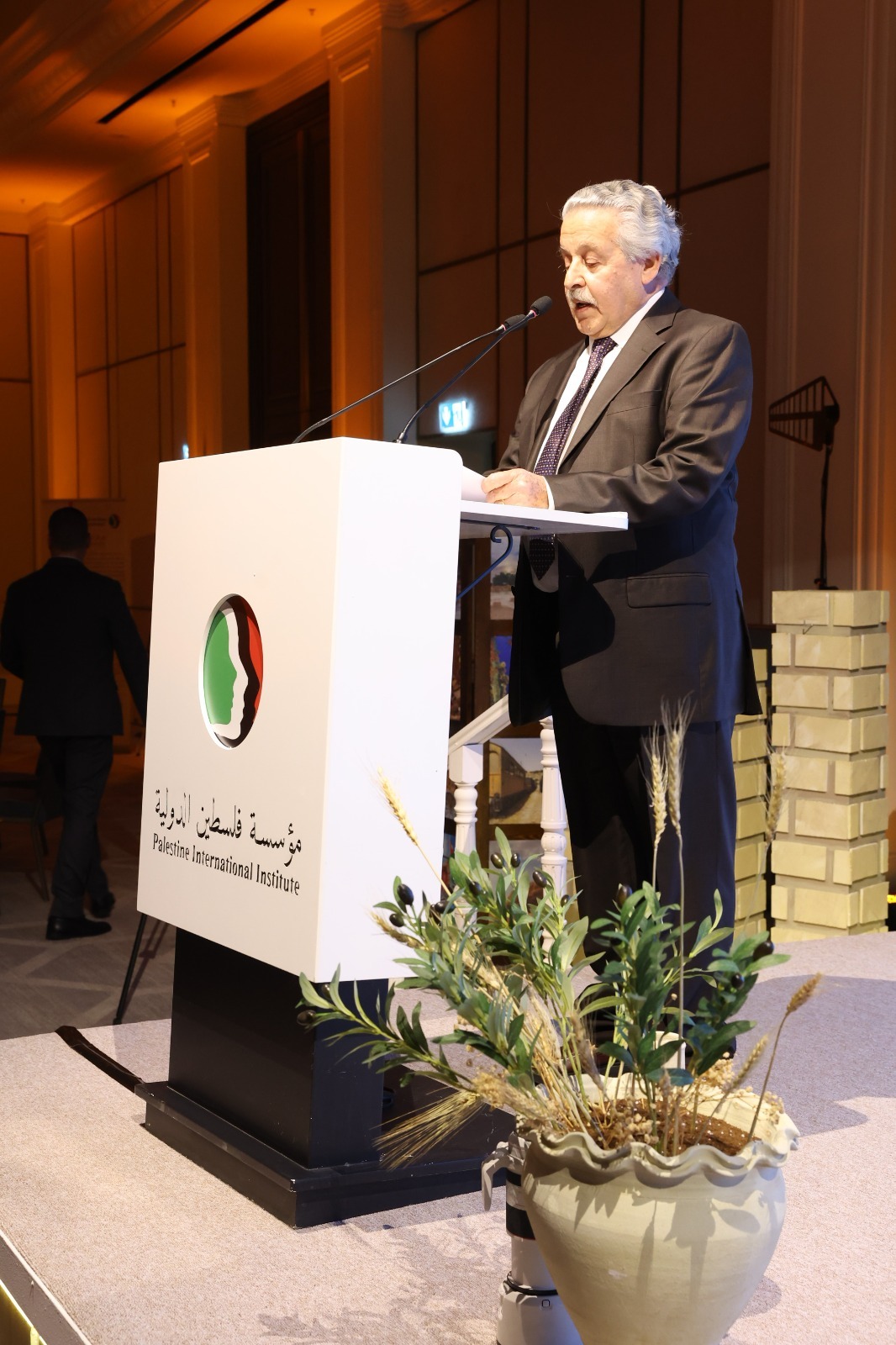 Madar Al-Saa Images 0.8860485680957682