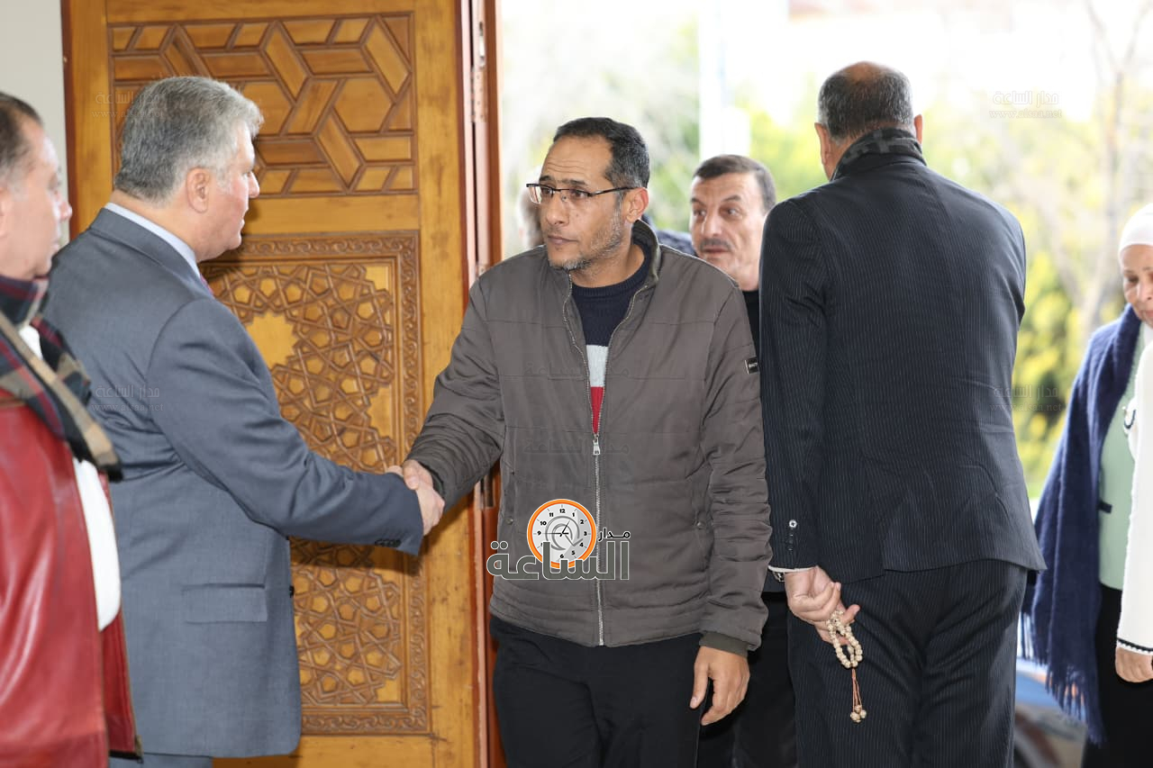 Madar Al-Saa Images 0.35733228547203