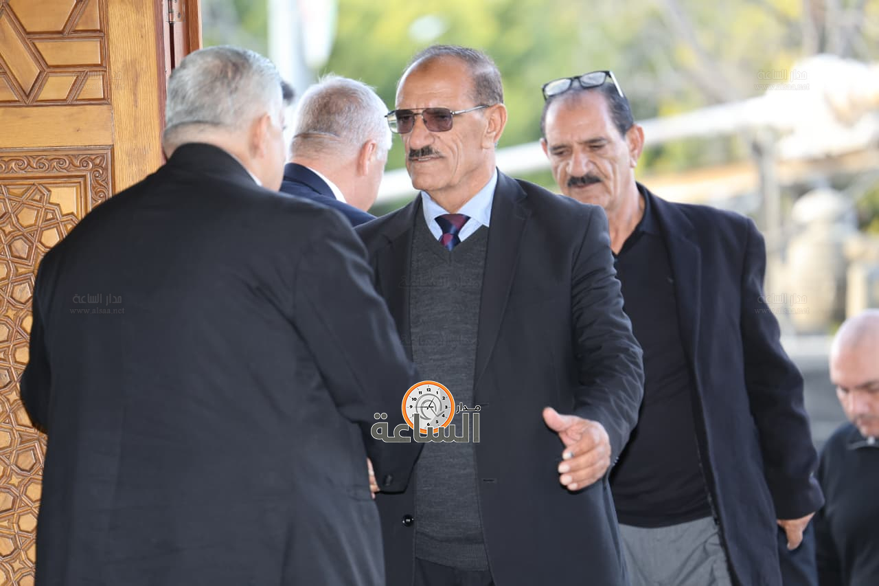 Madar Al-Saa Images 0.9866107609574097