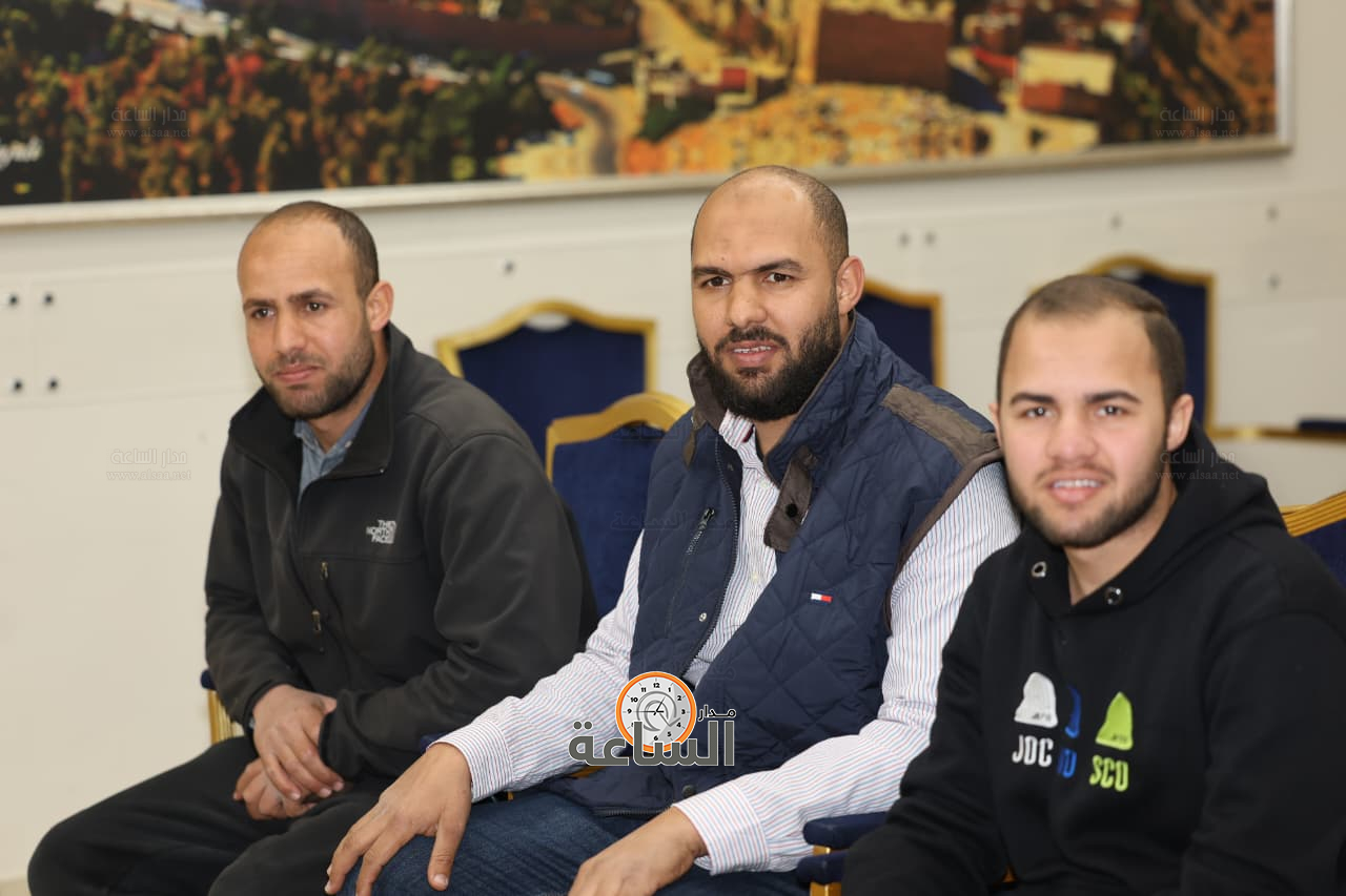 Madar Al-Saa Images 0.2923584943688957