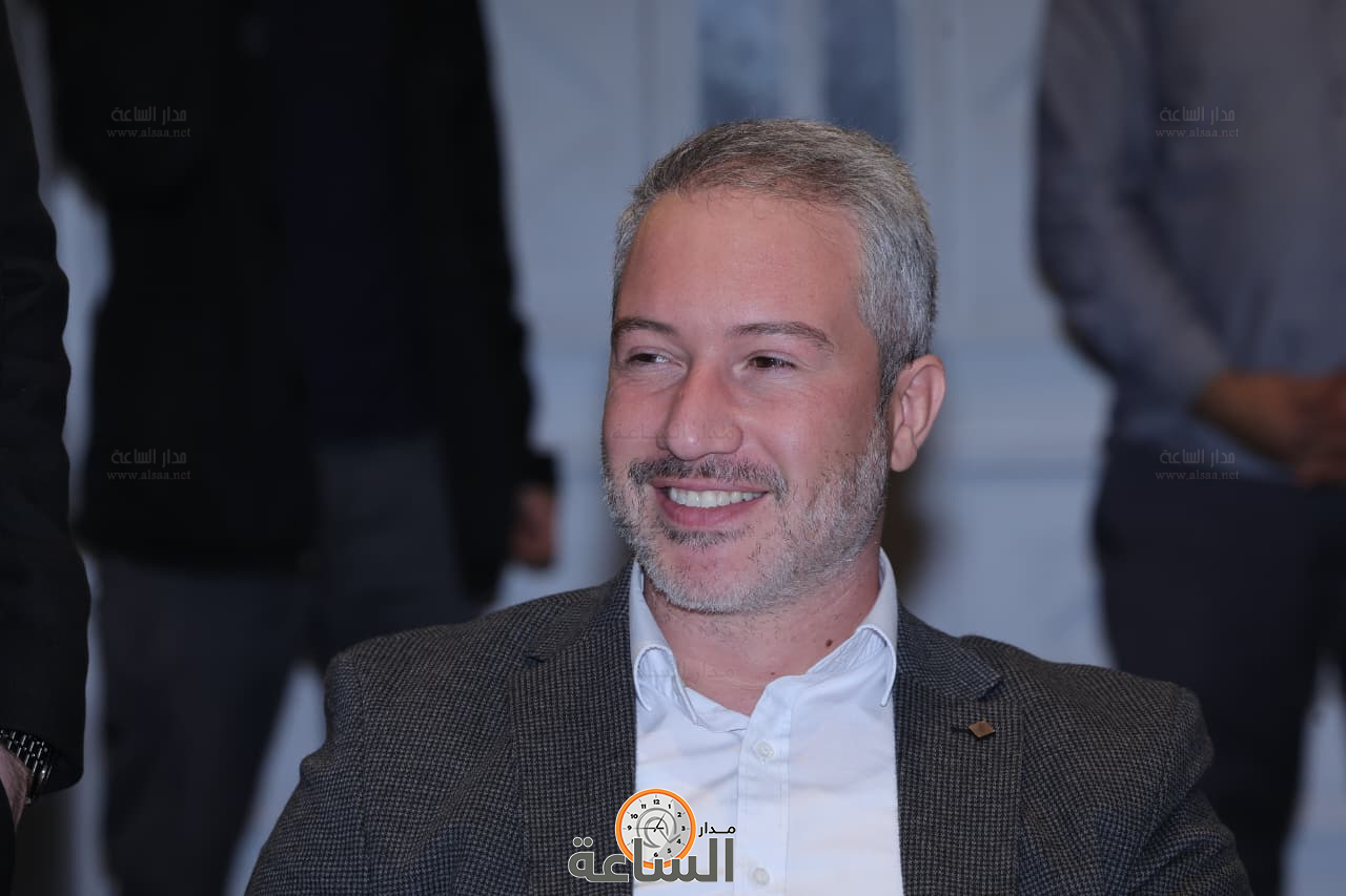 Madar Al-Saa Images 0.7612336323049582