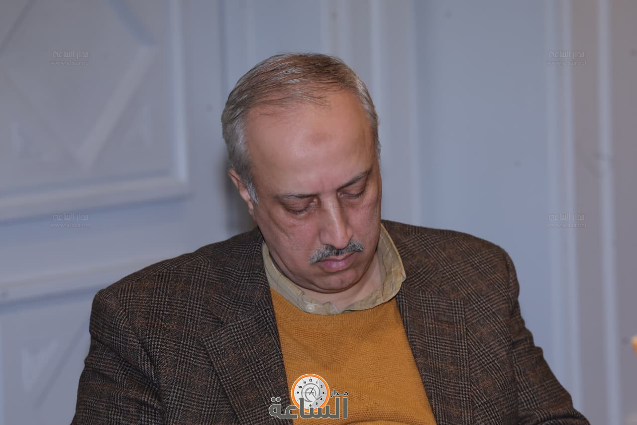 Madar Al-Saa Images 0.38156799650501516