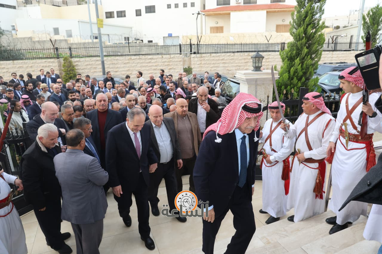 Madar Al-Saa Images 0.7022004216745655