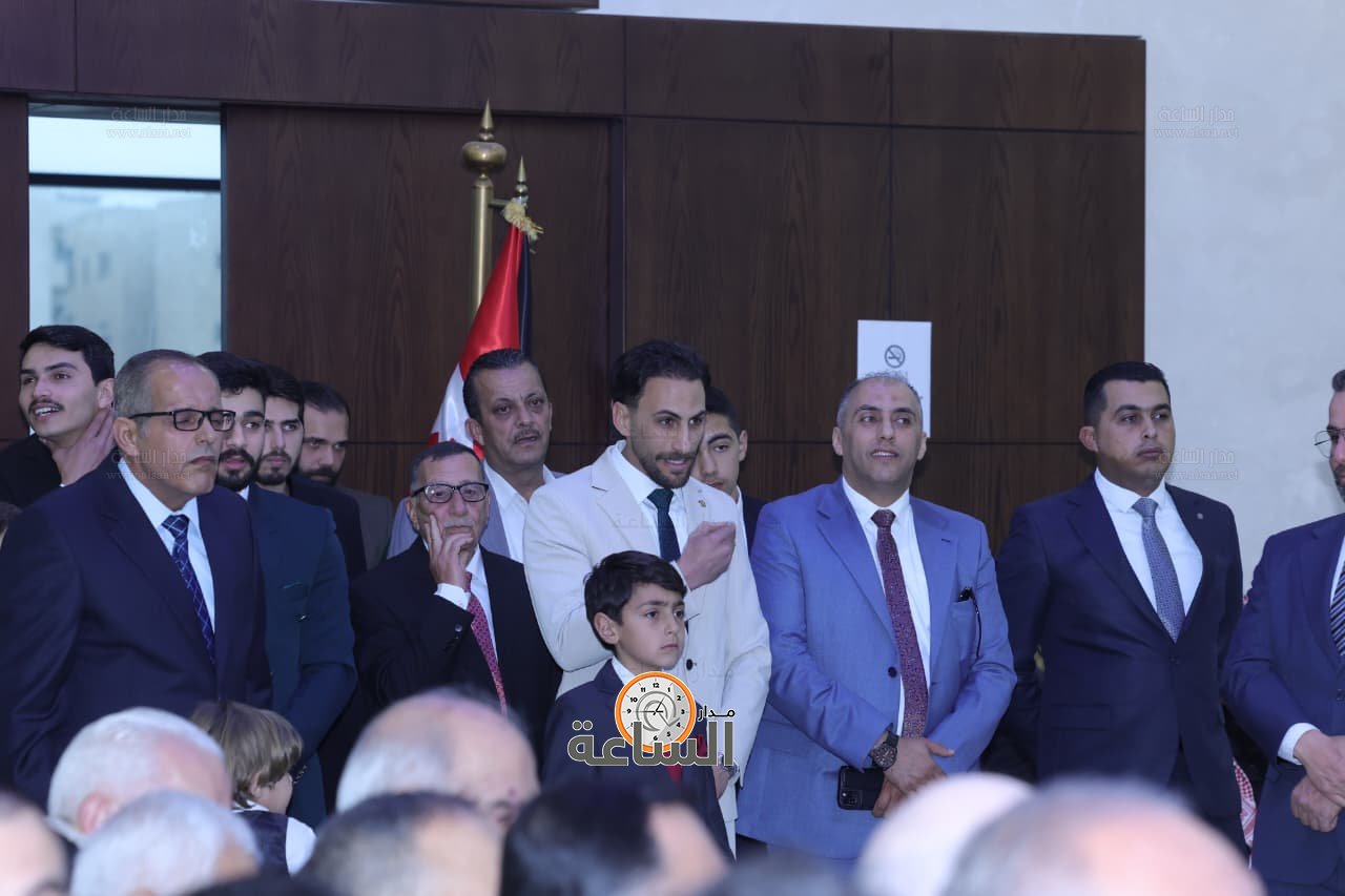 Madar Al-Saa Images 0.17114582758786834