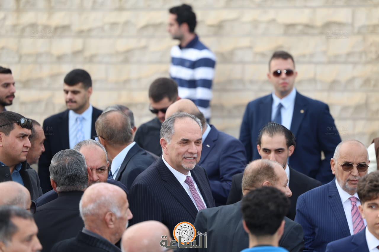 Madar Al-Saa Images 0.429547643270741