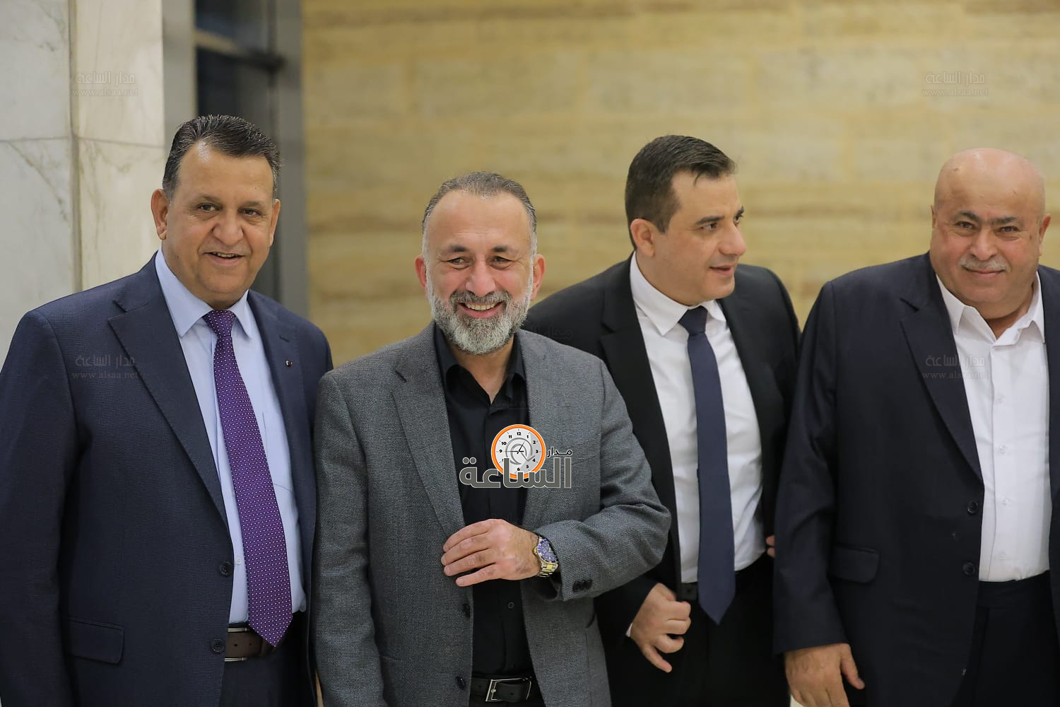 Madar Al-Saa Images 0.5684049829432152