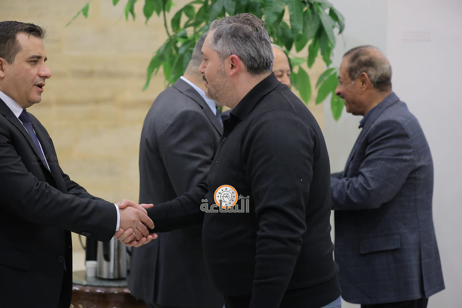 Madar Al-Saa Images 0.1741706444521074