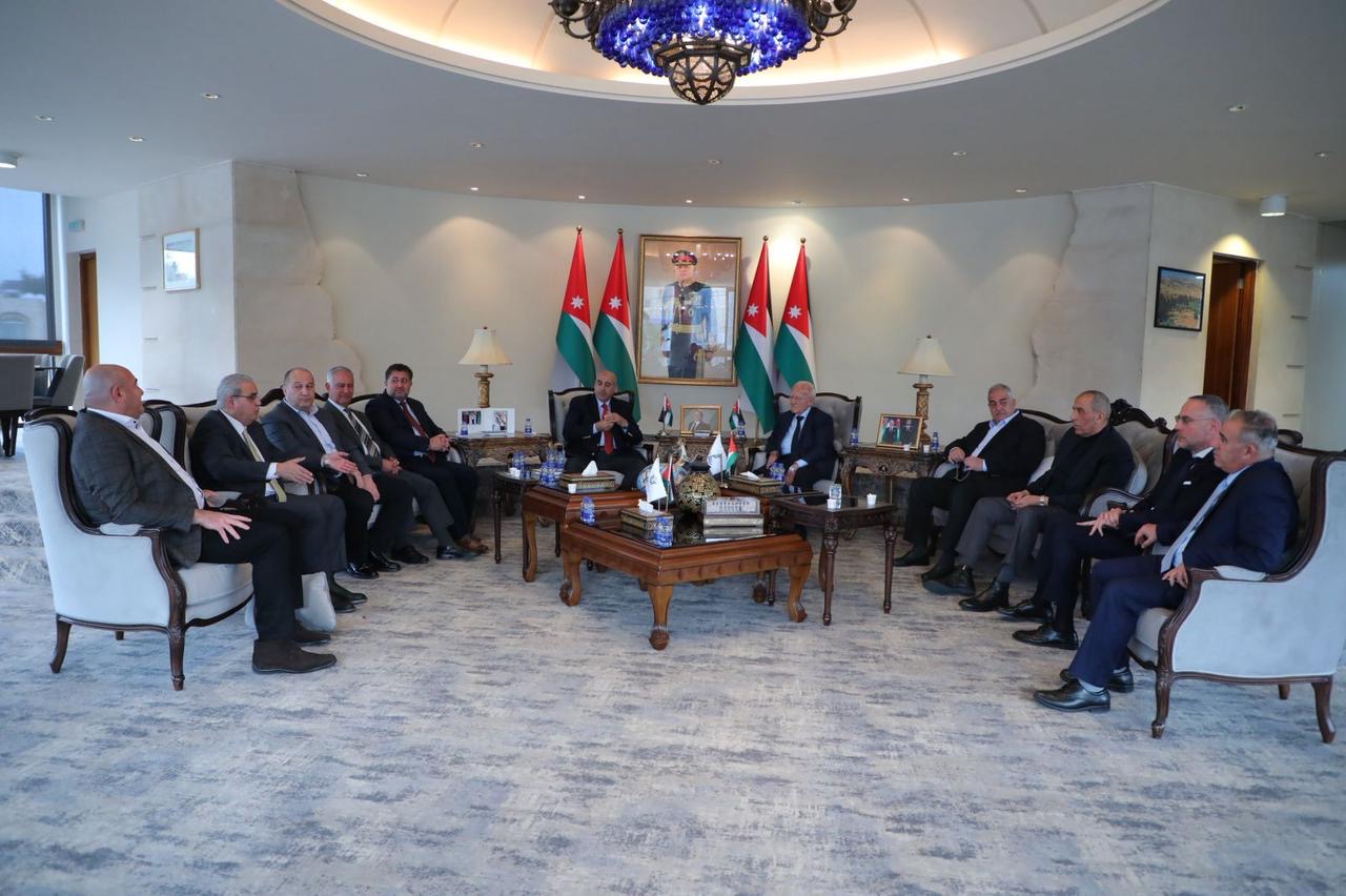 Madar Al-Saa Images 0.7962035720784828