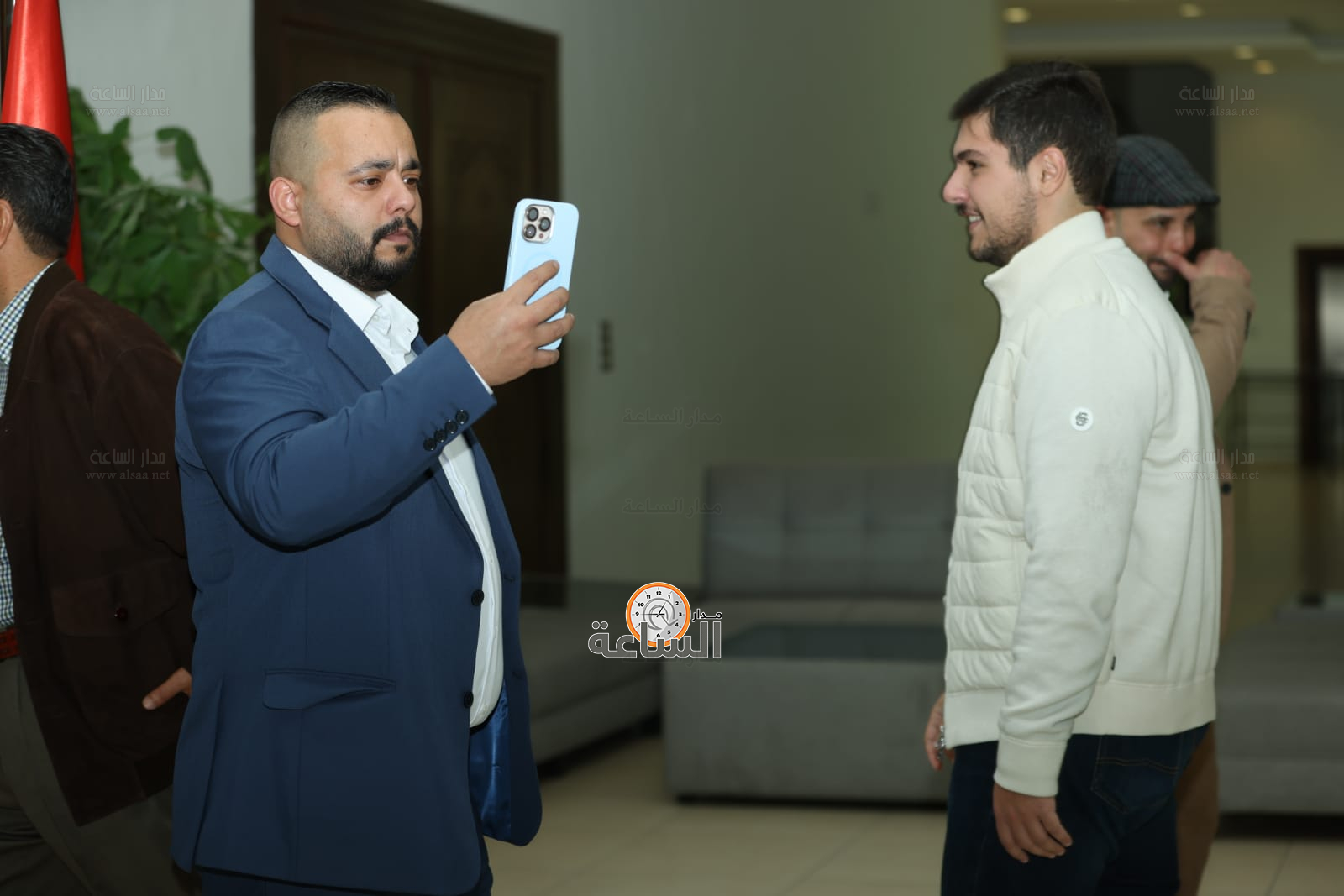 Madar Al-Saa Images 0.8911558208126364