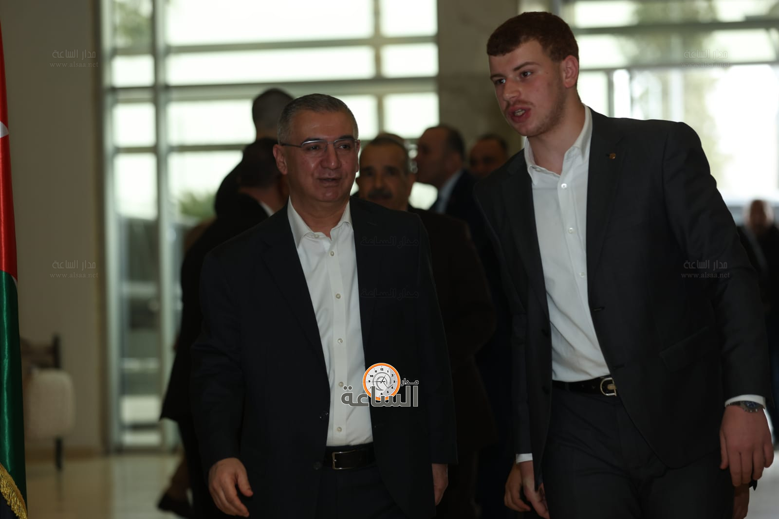 Madar Al-Saa Images 0.9621704499884265