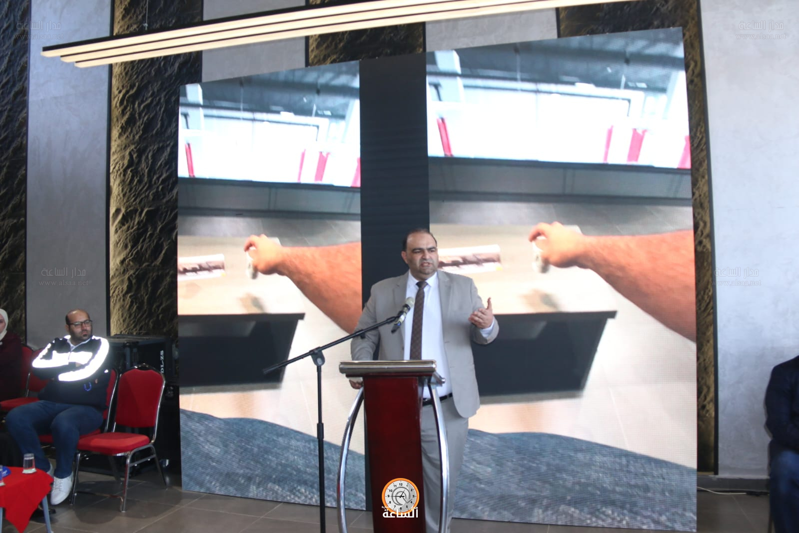 Madar Al-Saa Images 0.33424007141246315